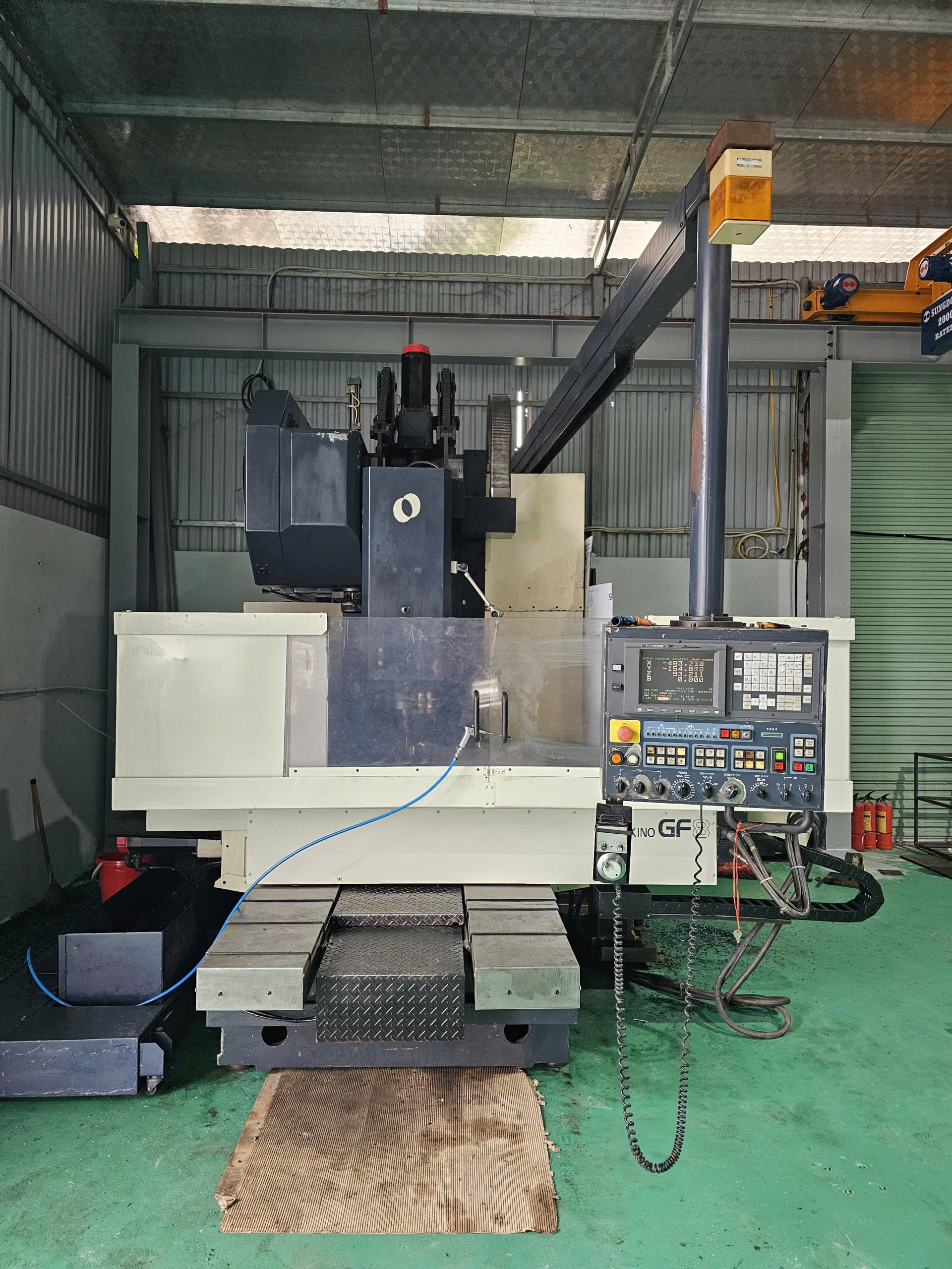 Máy phay CNC Makino GF8